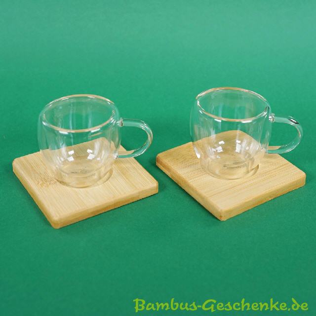 2er-Gläser-Set auf Bambus-Untersetzern